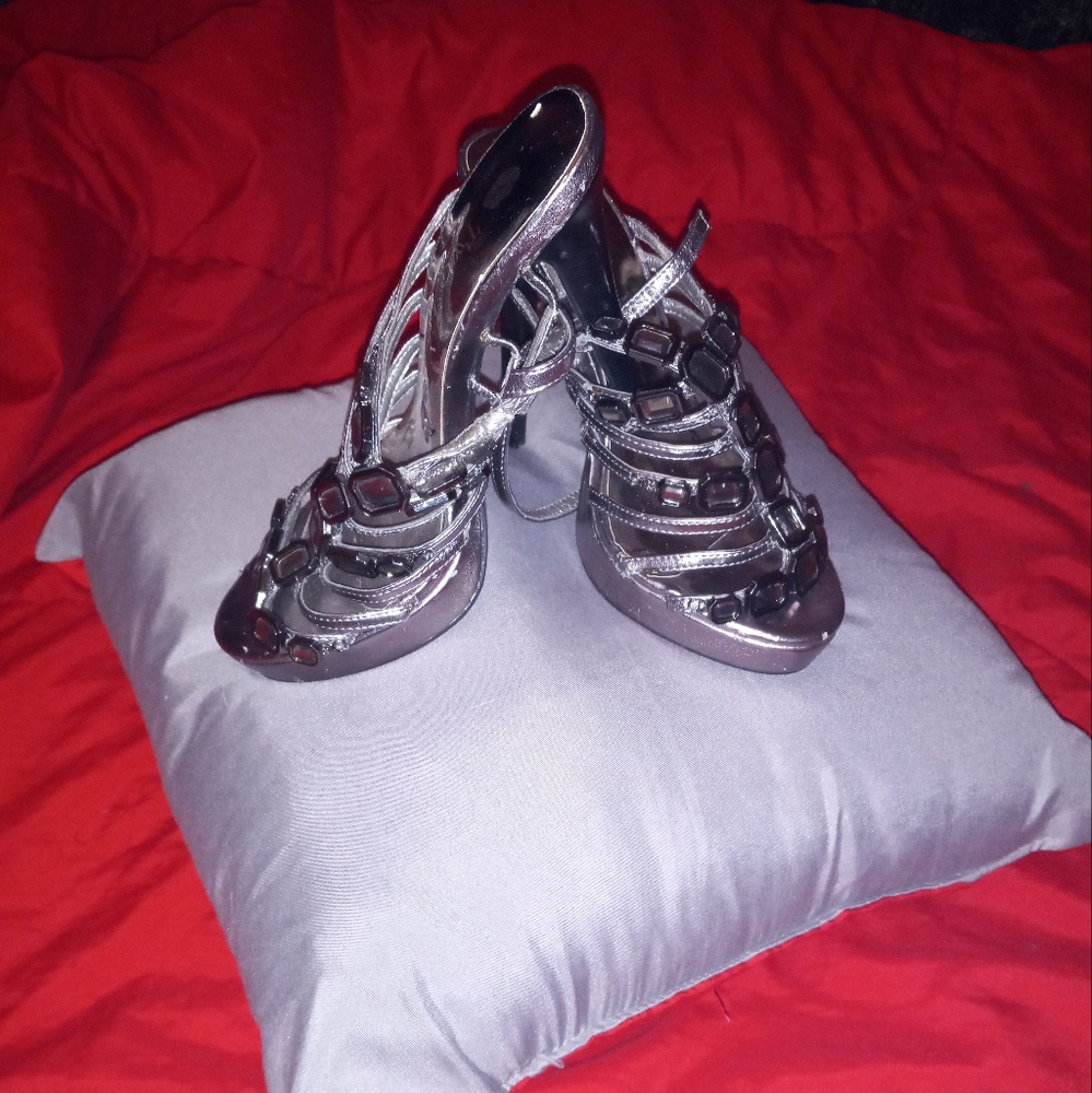 Woman's dress shoes